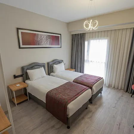 Western & Residences Hotel 4*