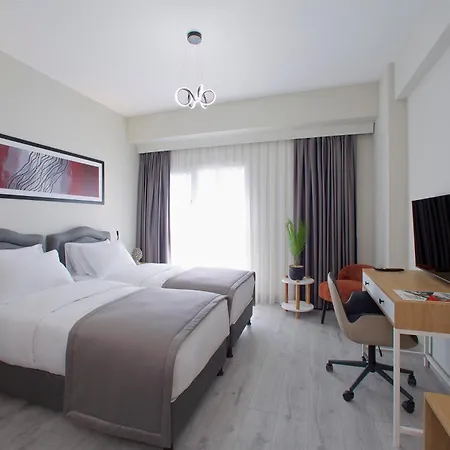호텔 Western & Residences 4*