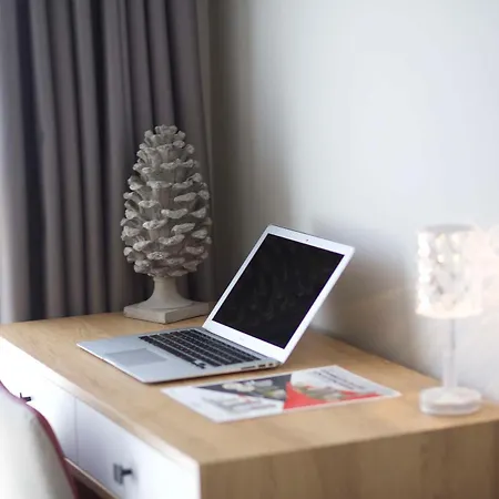 호텔 Western & Residences 4*