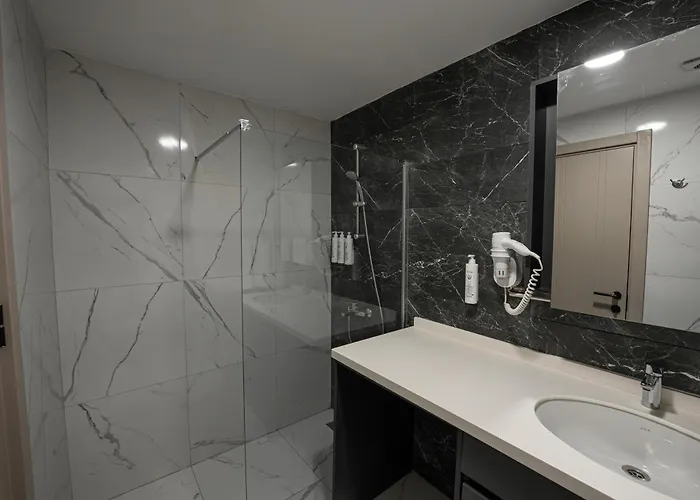 Western & Residences Szálloda 4*