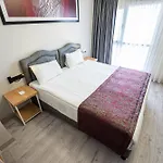 Western & Residences ホテル 4*